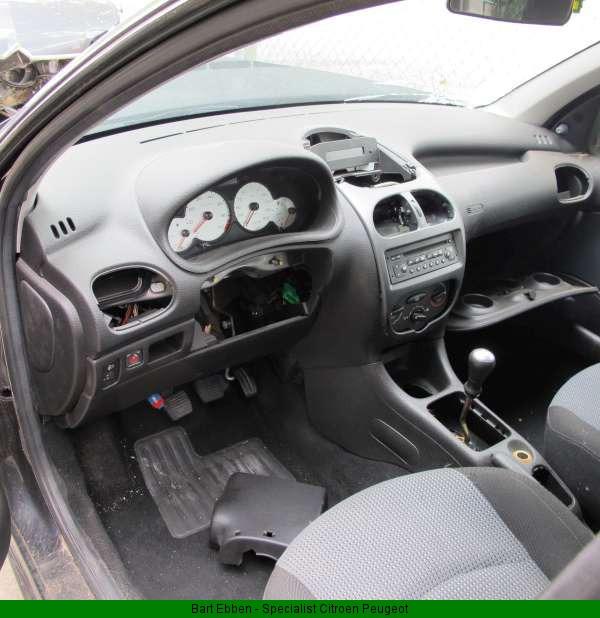 PEUGEOT 206 1.1 X LINE