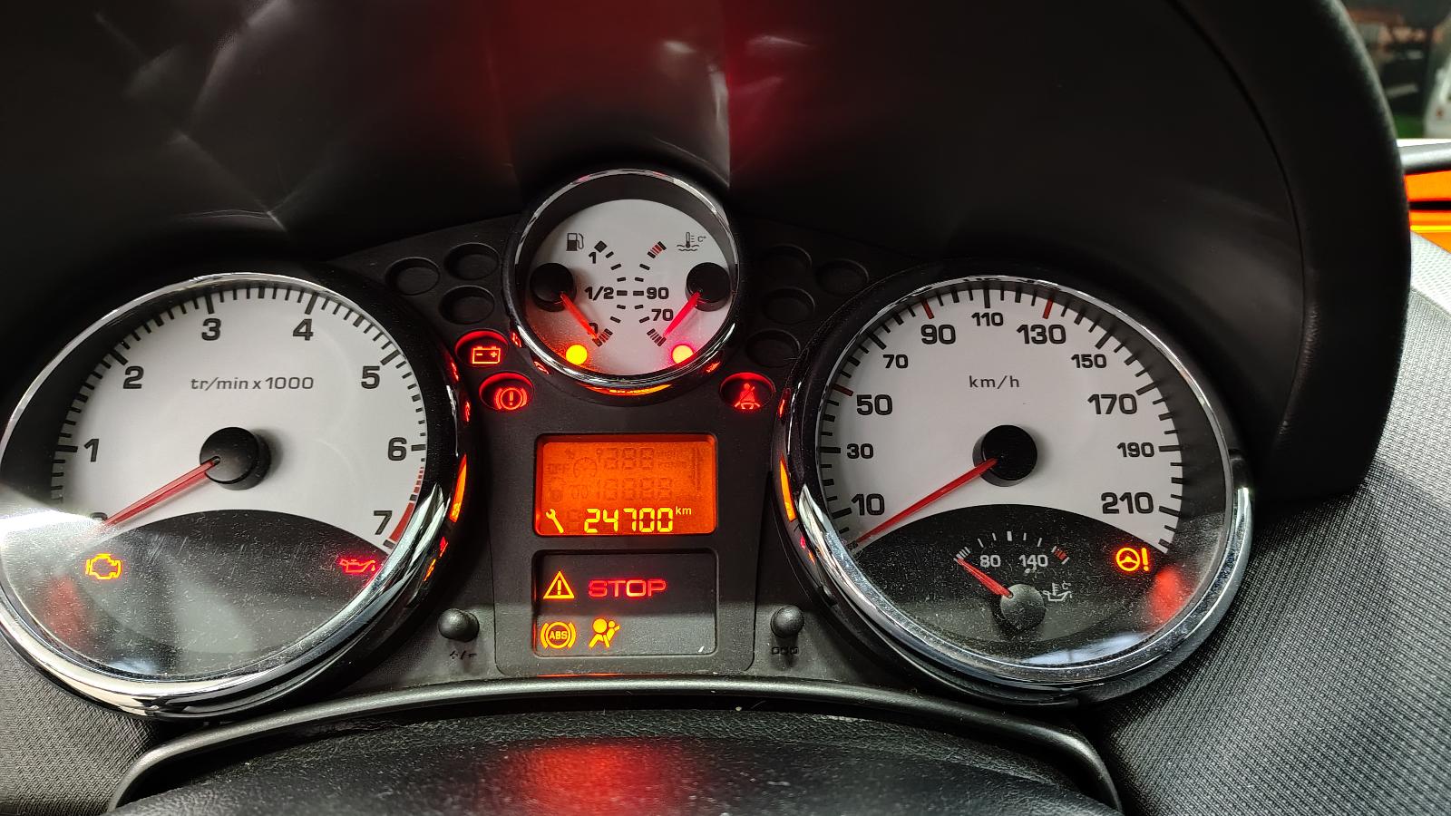 PEUGEOT 207 5DRS SEDAN