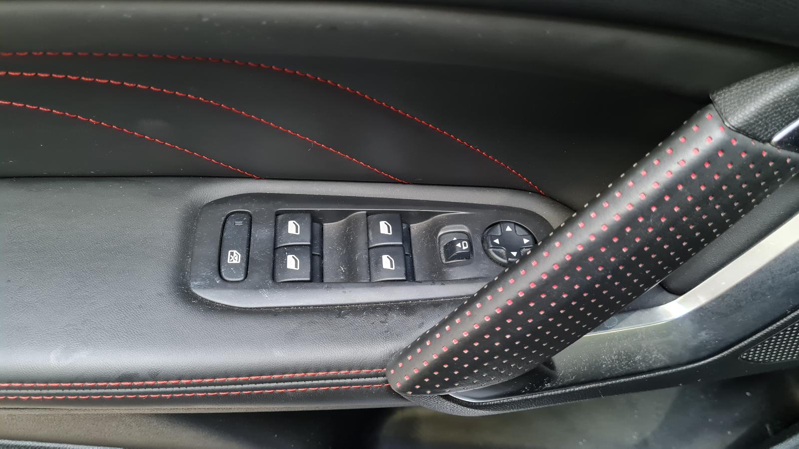 PEUGEOT 308 (T9) 308 (T9) 5DRS SEDAN GTI