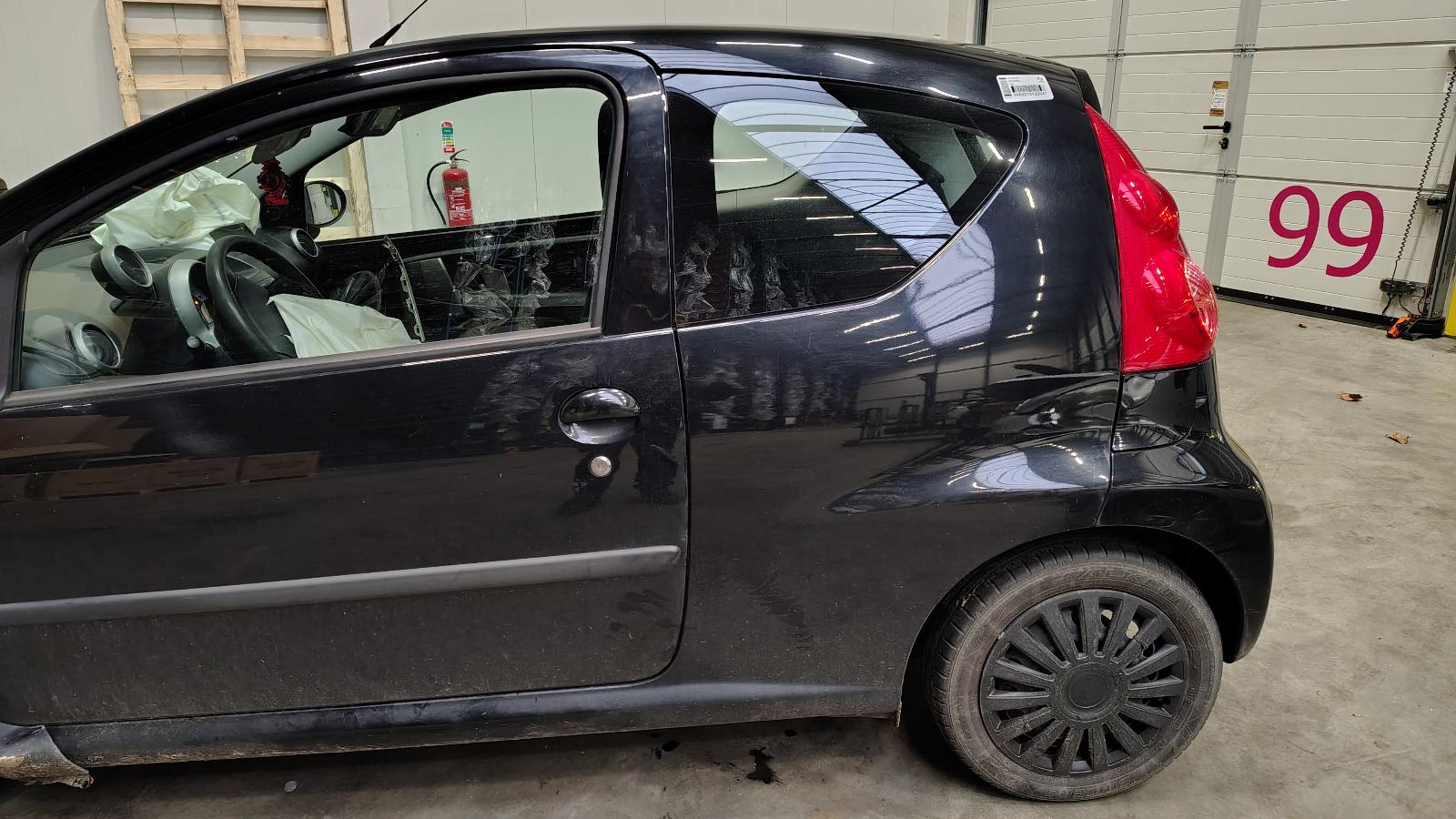 PEUGEOT 107 3 DRS SEDAN