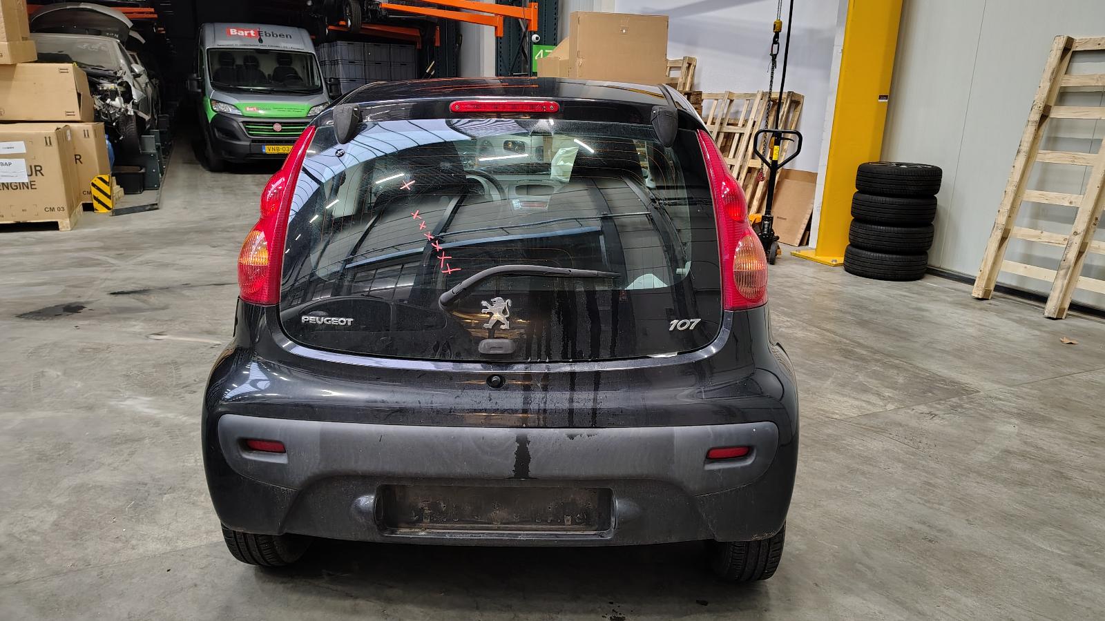PEUGEOT 107 3 DRS SEDAN