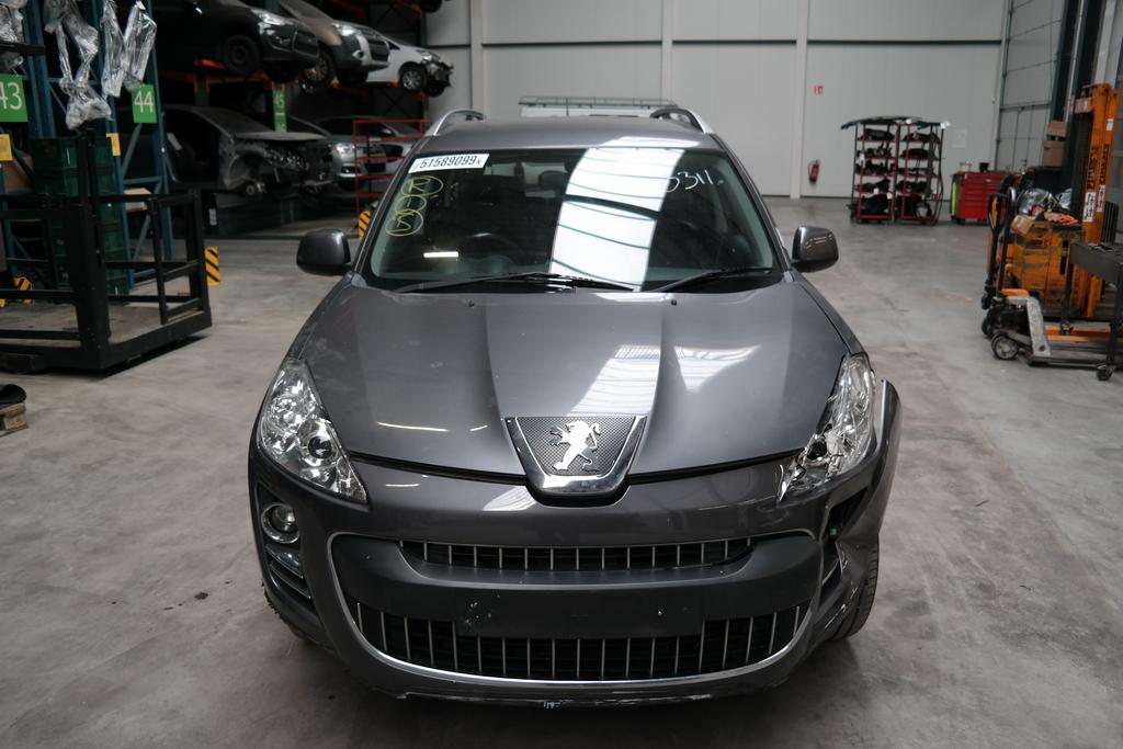 PEUGEOT 4007
