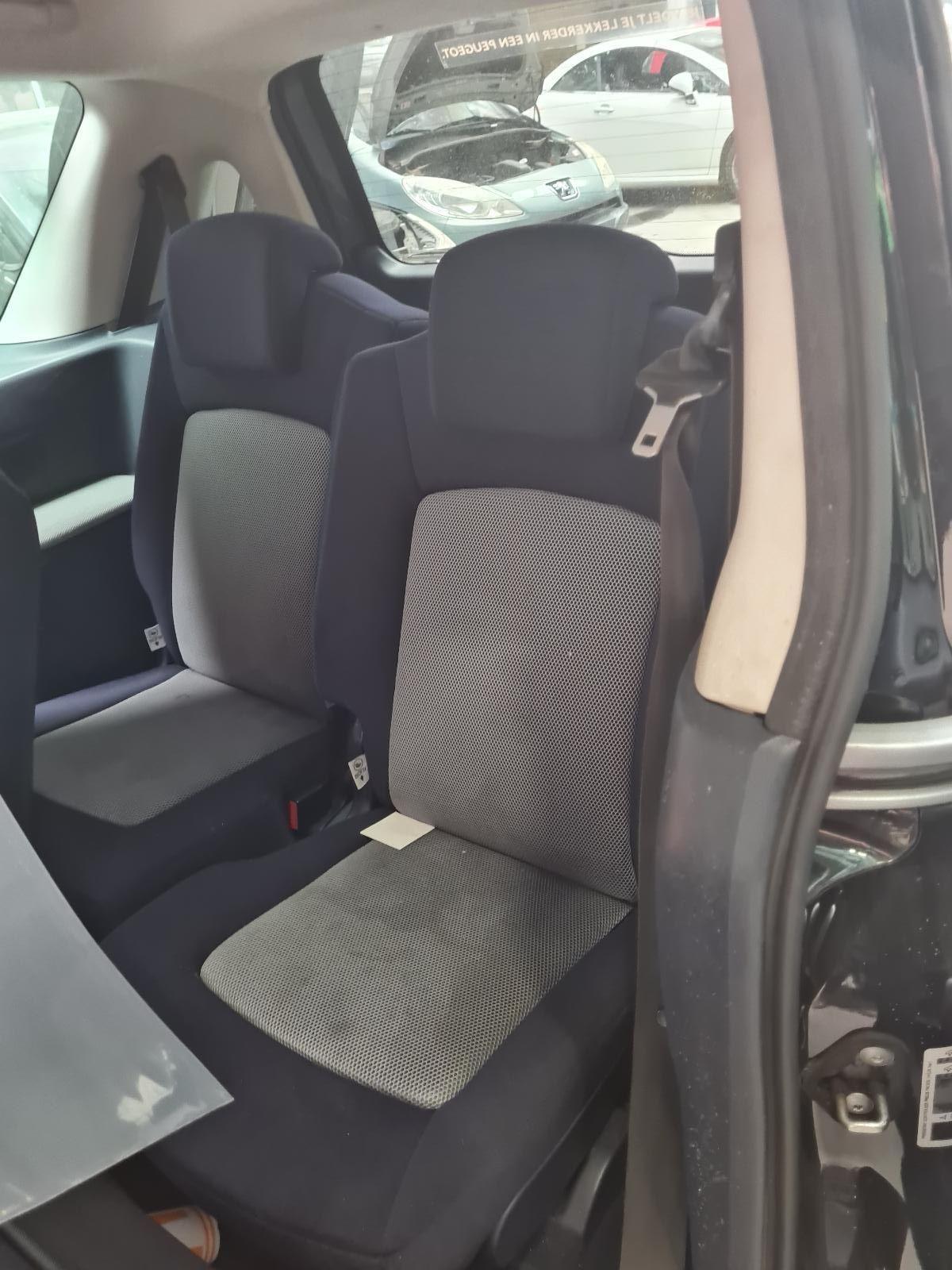 PEUGEOT 1007