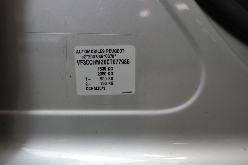 PEUGEOT 208 BERLINE