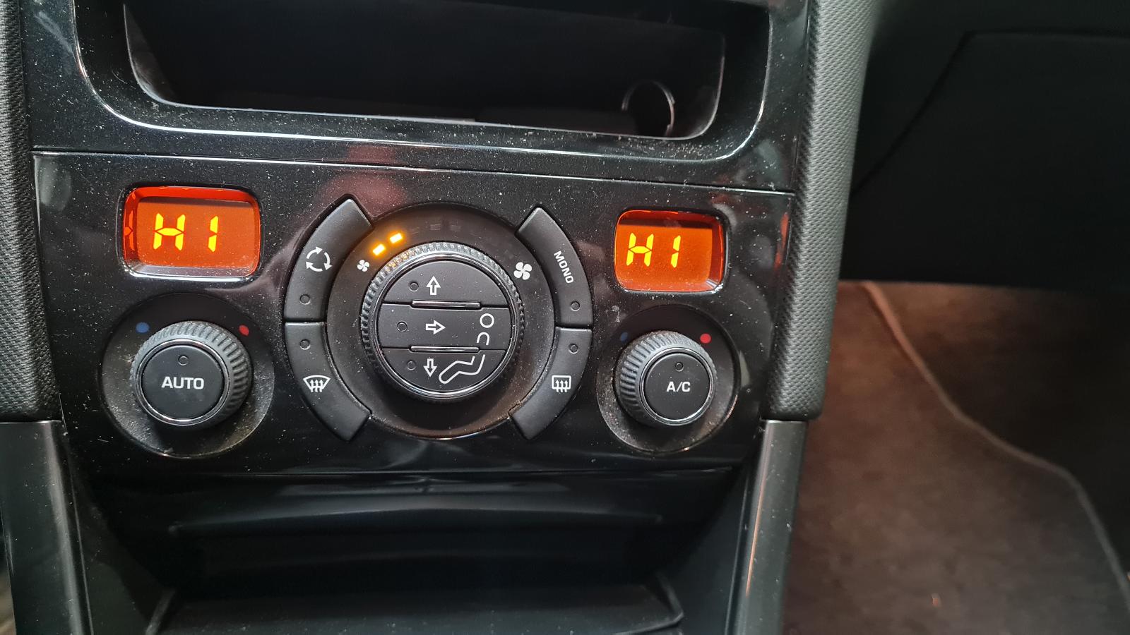 PEUGEOT 308 308 (T7) 5DRS SEDAN