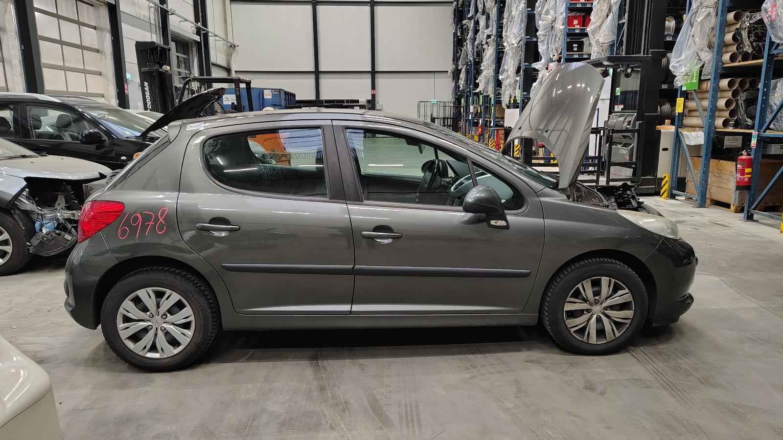 PEUGEOT 207 5DRS SEDAN