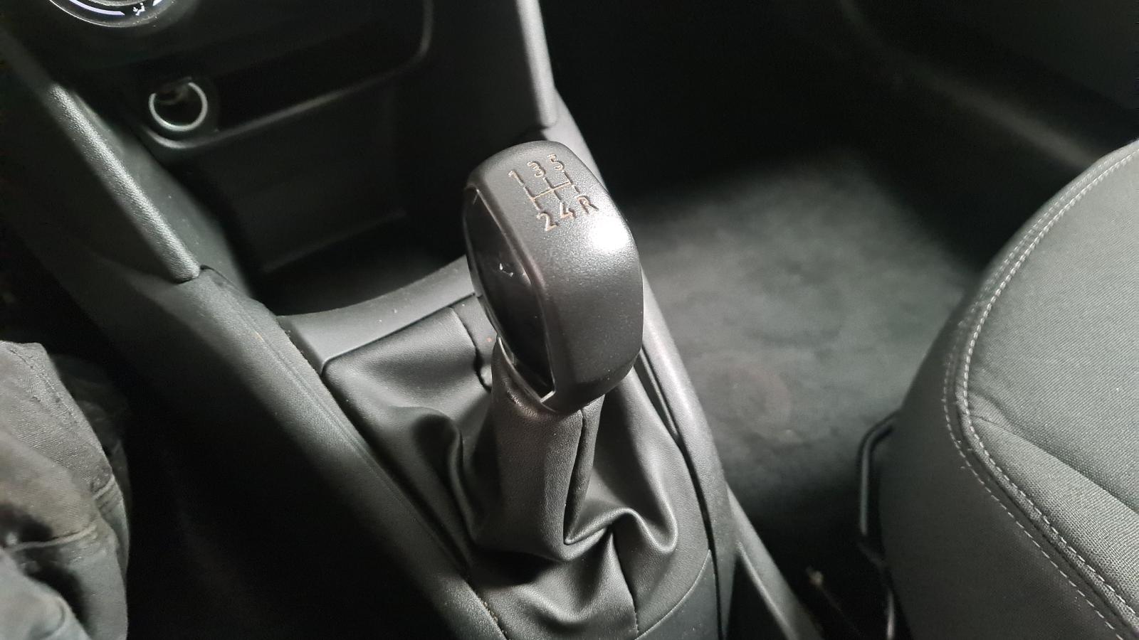 PEUGEOT 208 3 DRS SEDAN