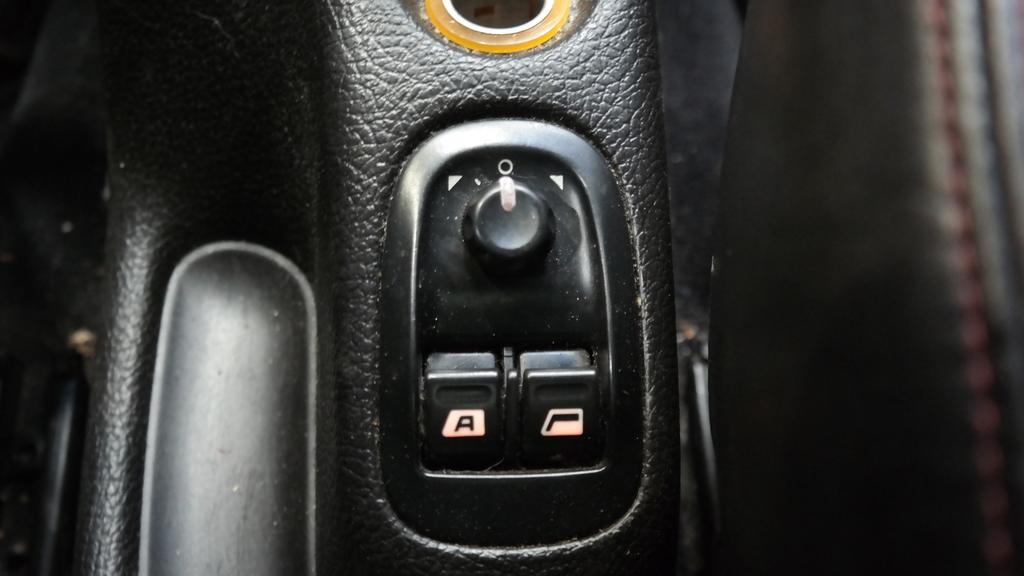 PEUGEOT 206 CC