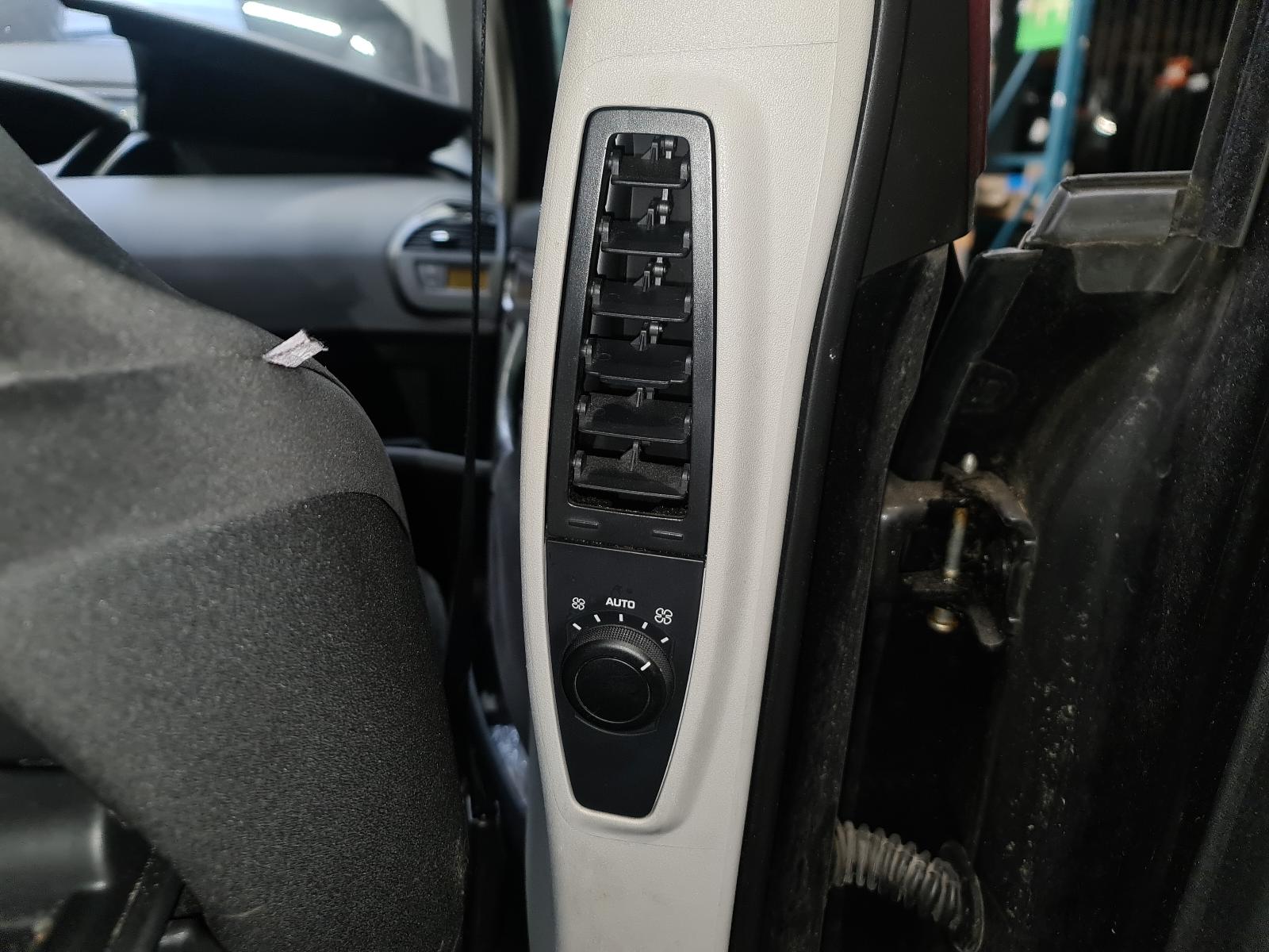 CITROEN C4 PICASSO FAMILIALE 5 PERSOONS