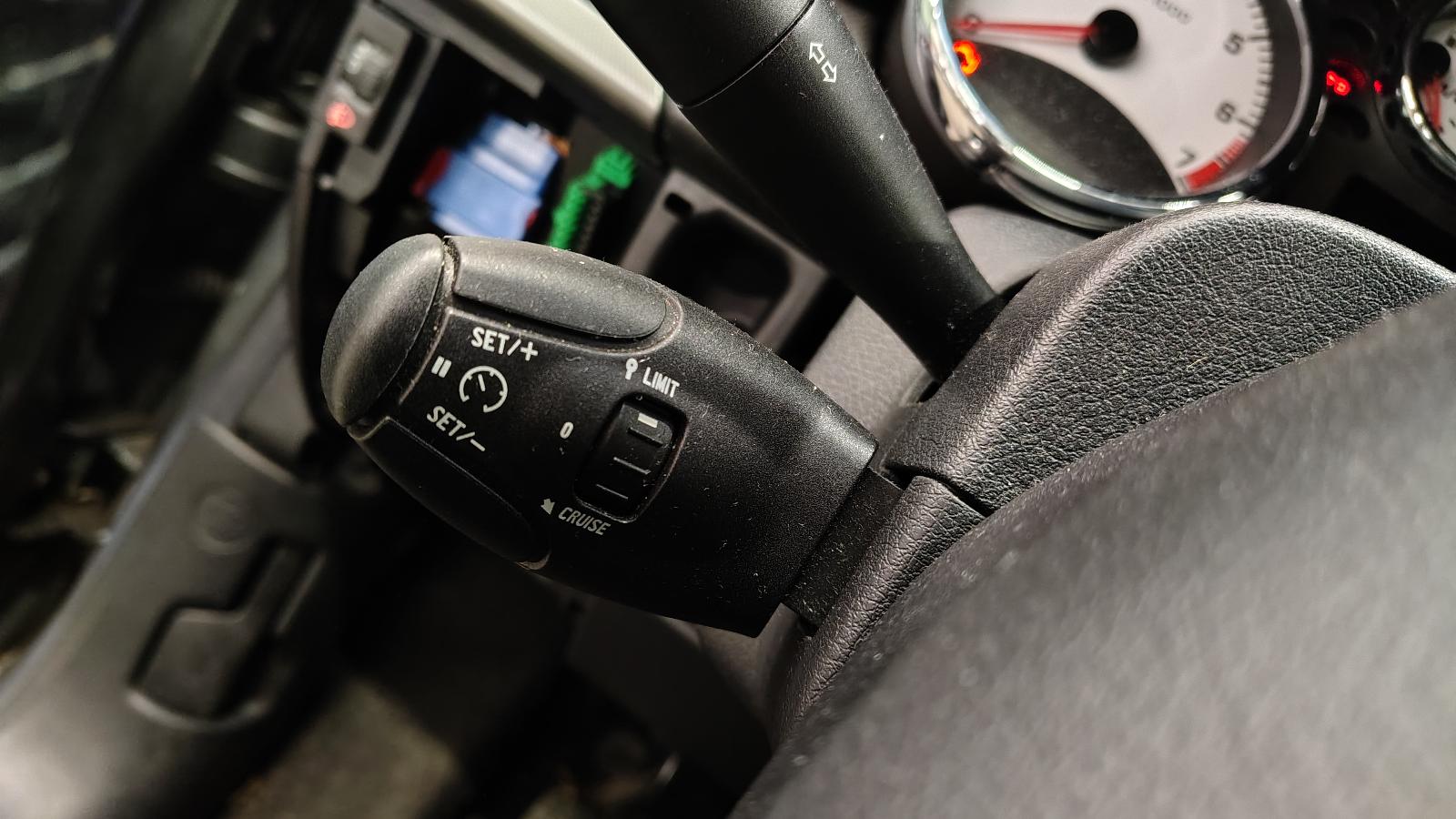 PEUGEOT 207 5DRS SEDAN