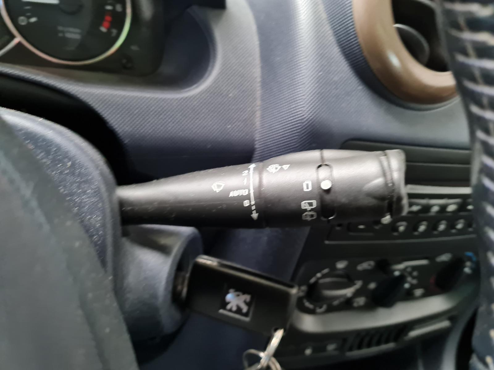PEUGEOT 1007
