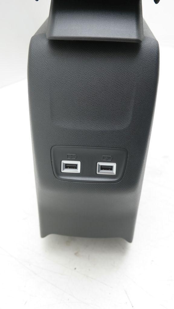 FZD GRIJS ZILVER DONKER A2 ARMSTEUN 98257277ZD +MIDDENCONSOLE 98233772ZD +PANEEL BOVENOP HXU NOIR BRILLANT 98247337XU +FRAME 9823463880 +2 ZIJKANTEN NAAR DASHBOARD LINKS 98252055ZD +RECHTS 98252054ZD +ACHTERKANT MET 2 OPLAADPUNTEN 98247321ZD