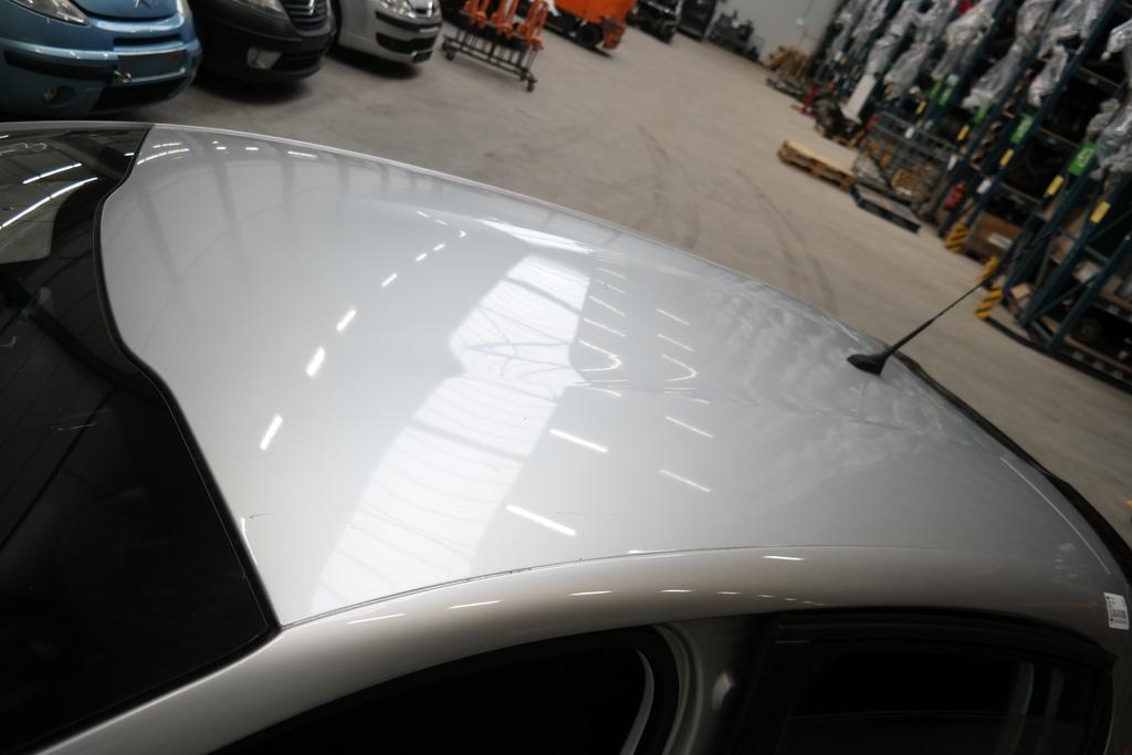 PEUGEOT 208 BERLINE