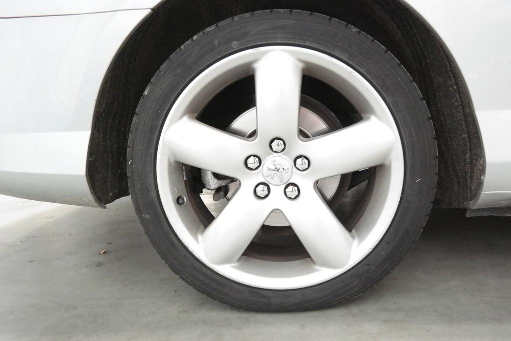 PEUGEOT 407 COUPE