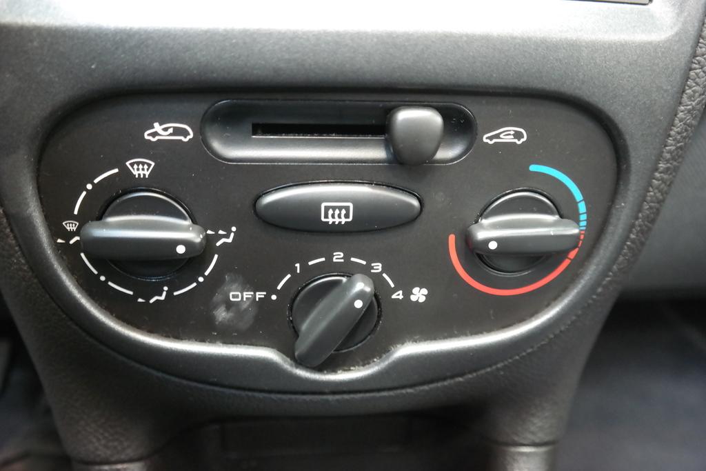 PEUGEOT 206 CC
