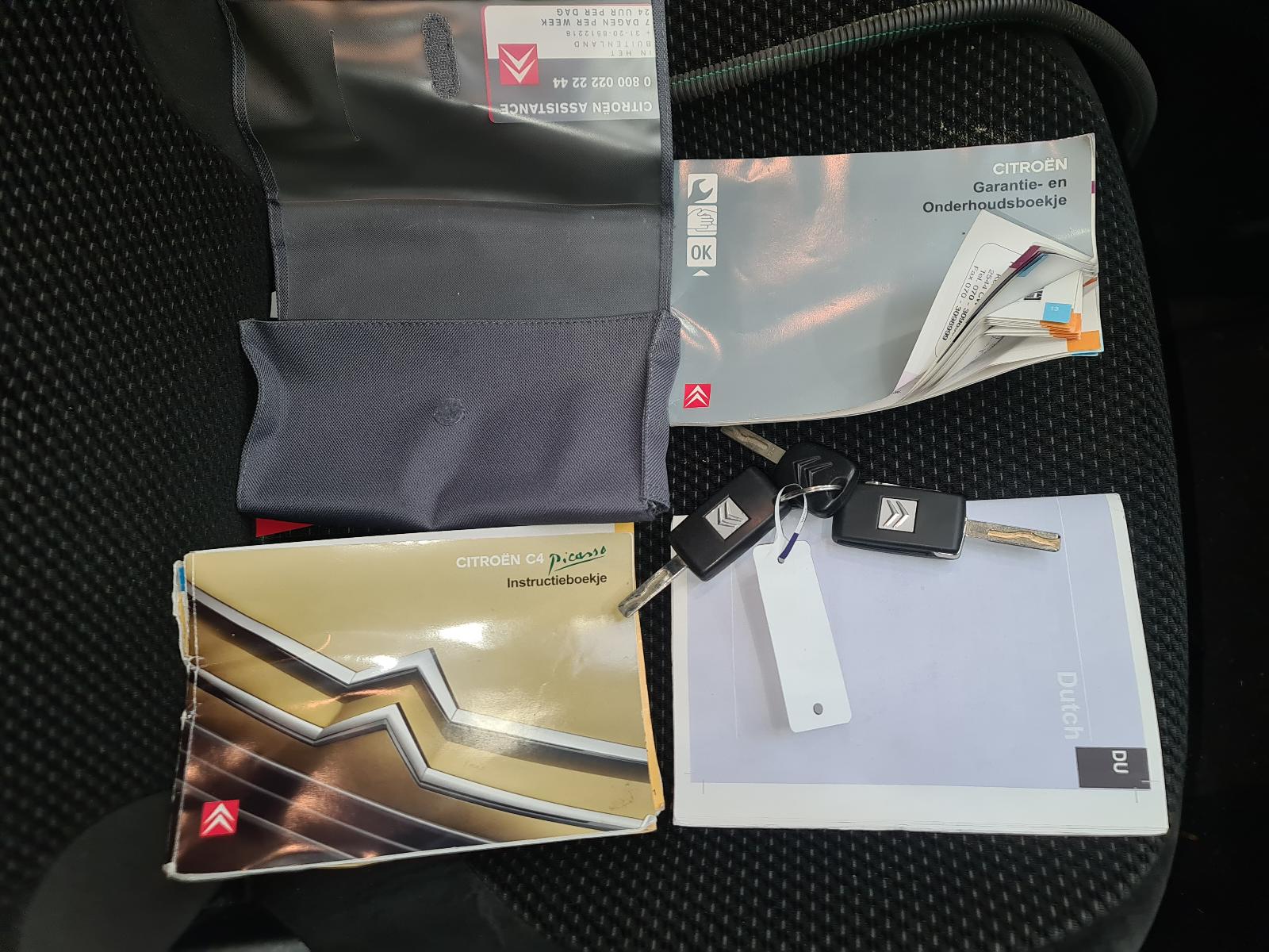 CITROEN C4 PICASSO FAMILIALE 5 PERSOONS
