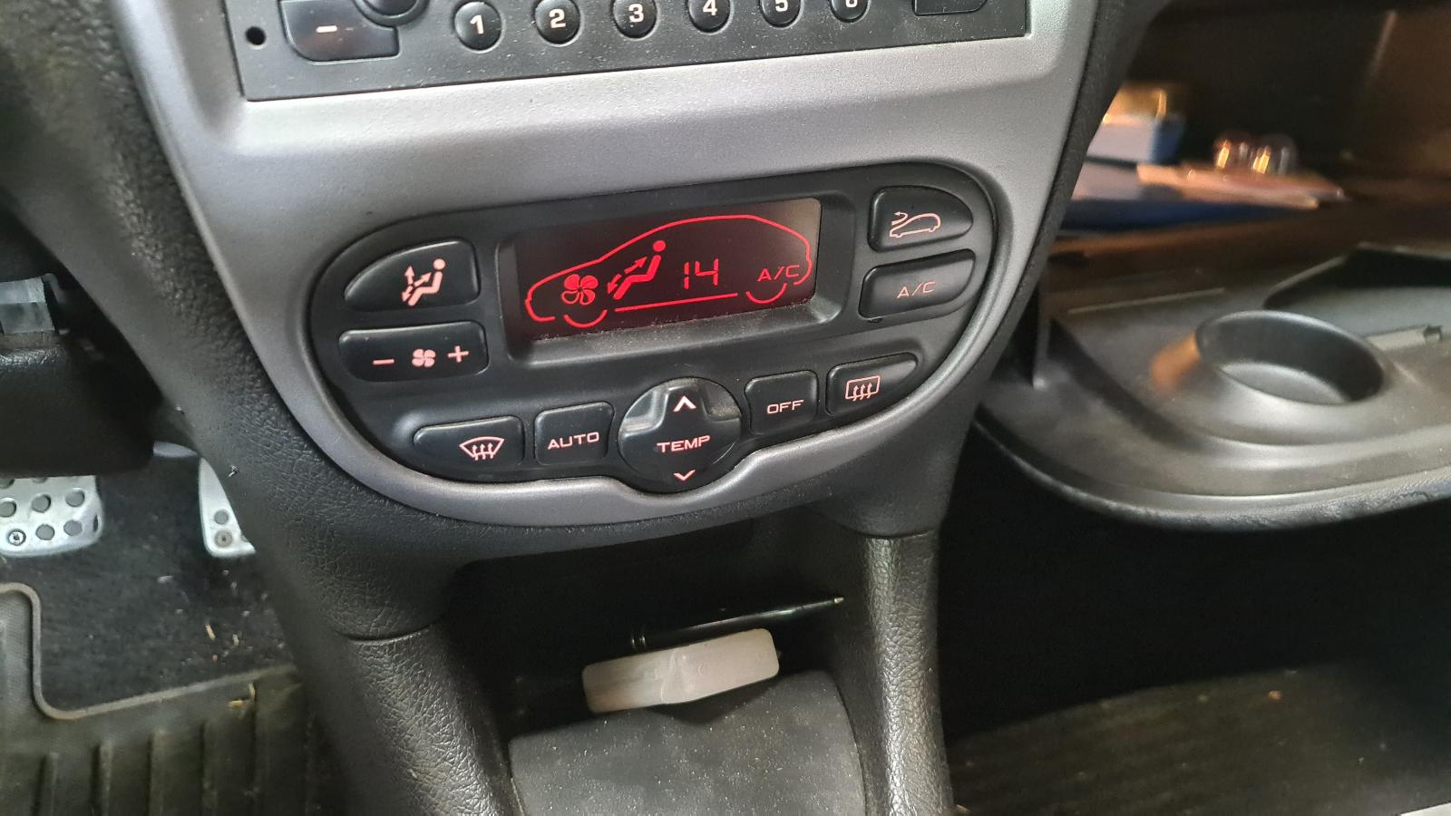 PEUGEOT 206 3 DRS SEDAN