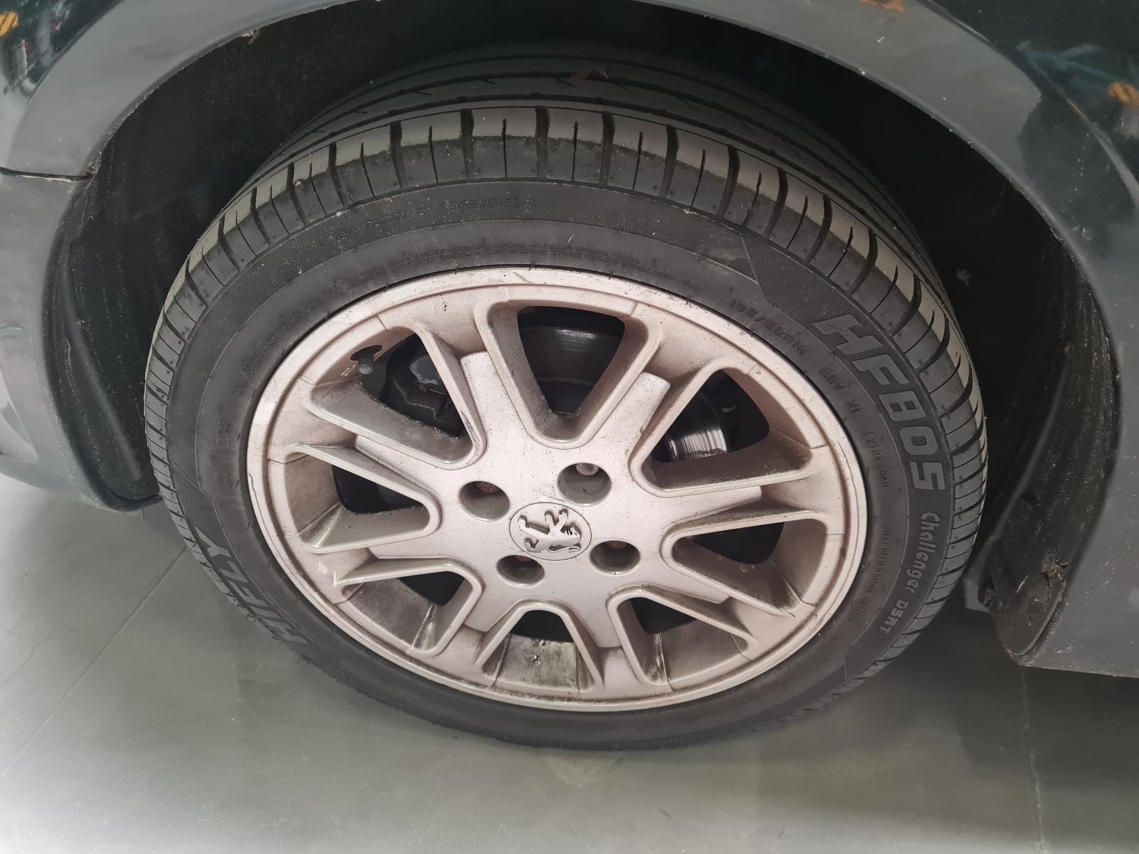PEUGEOT 1007