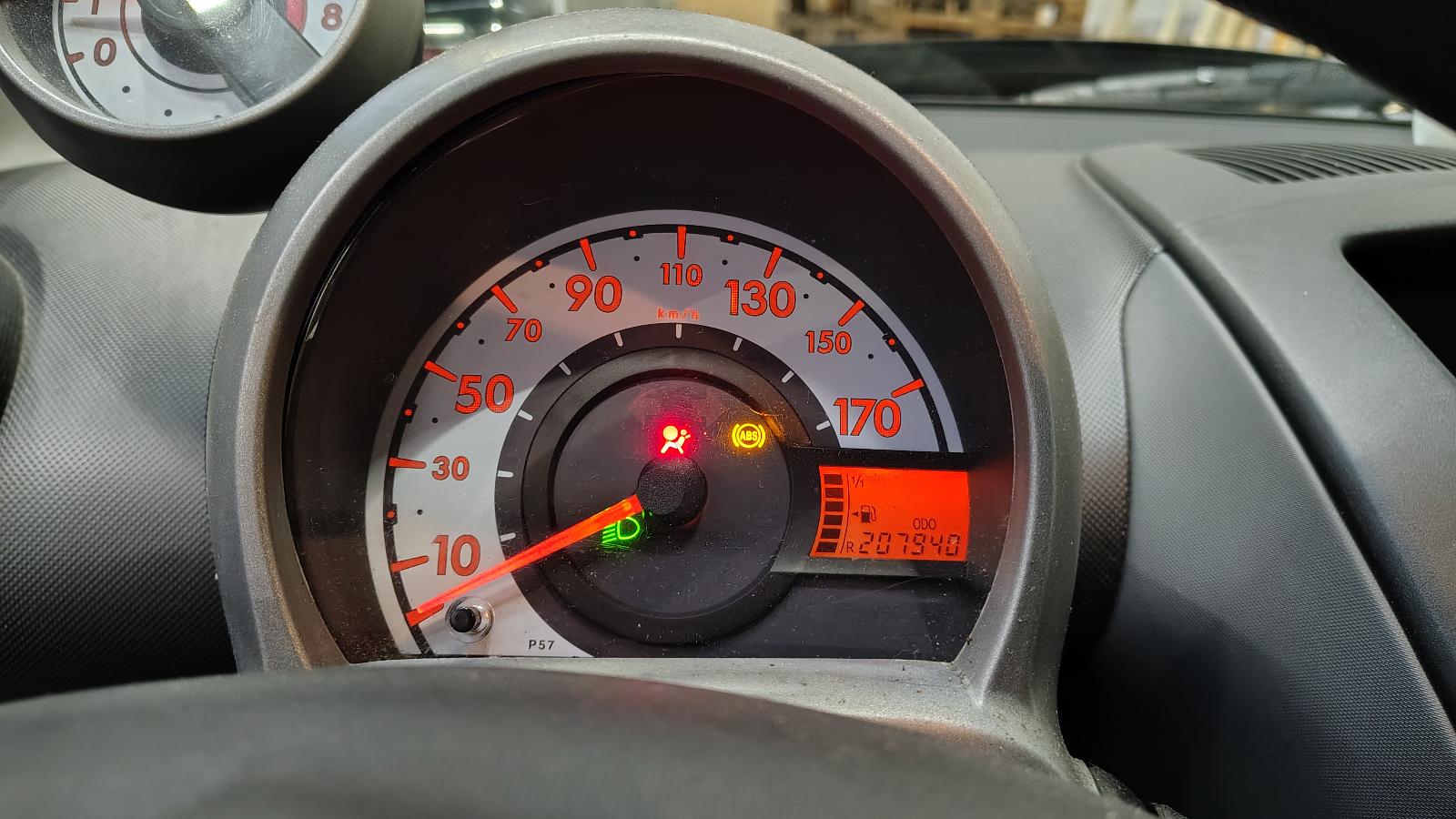 PEUGEOT 107 3 DRS SEDAN