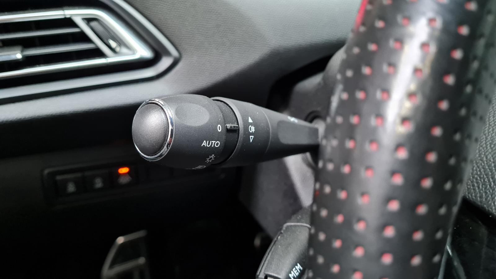 PEUGEOT 308 (T9) 308 (T9) 5DRS SEDAN GTI