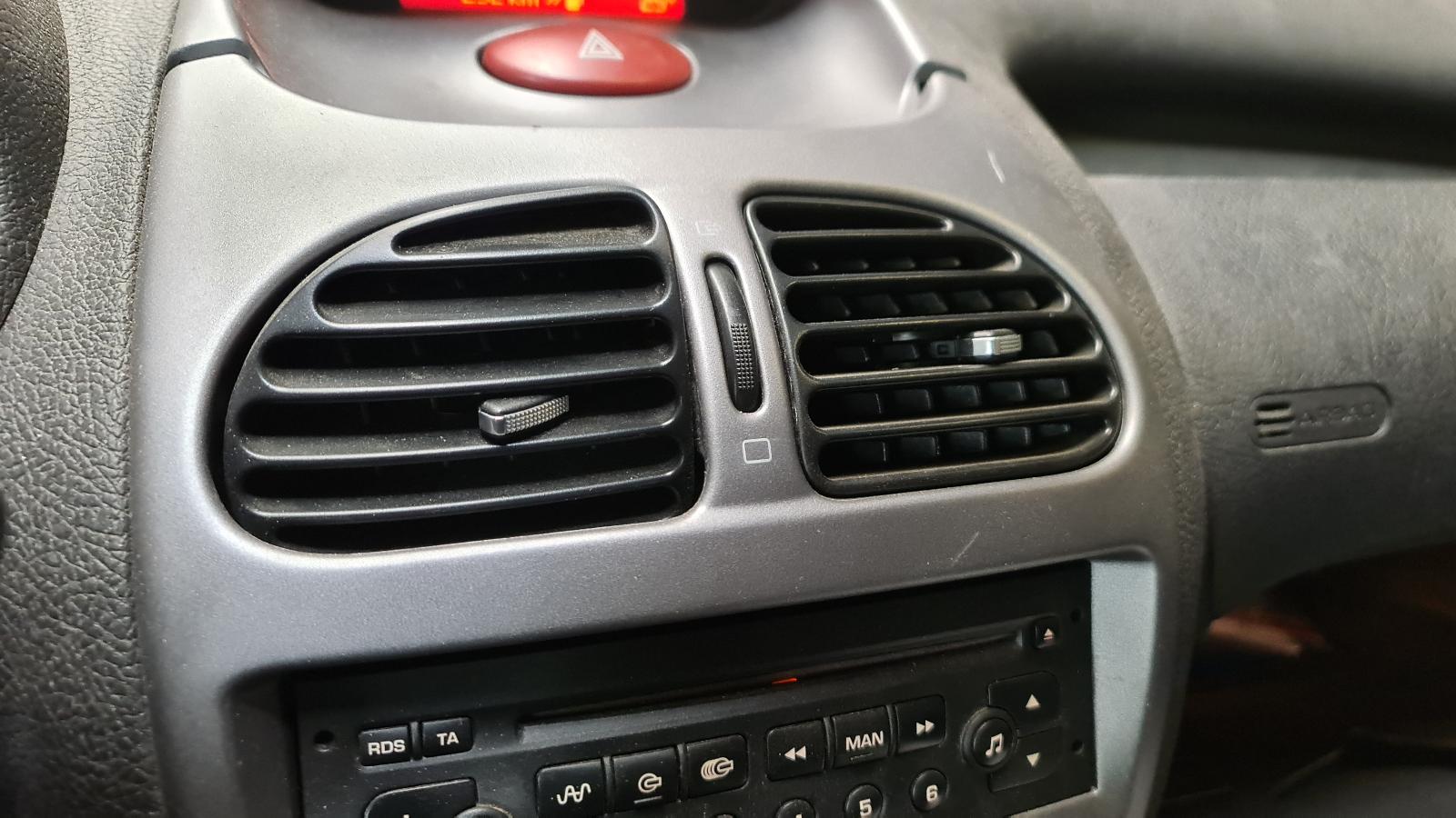 PEUGEOT 206 3 DRS SEDAN