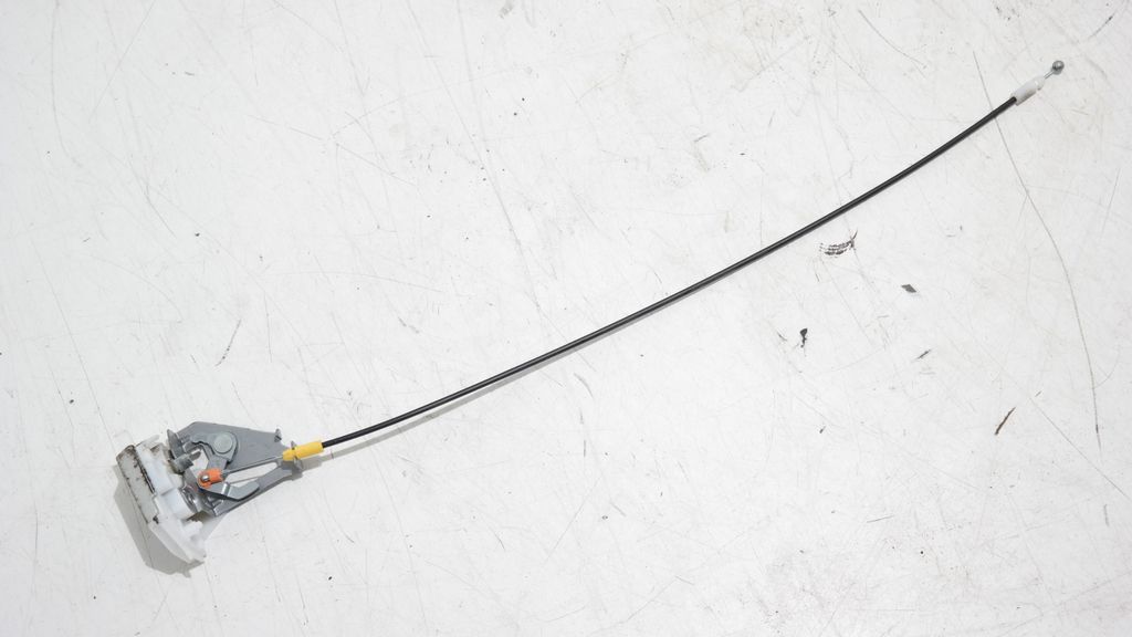 SLOT LINKS IN ONDERSTE KLEP/ ZIE 8719C2