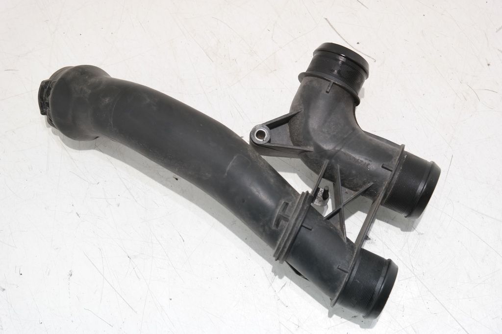 HDI 1.6 8V 9HP 9H06 DV6DTED/ KUNSTSTOF VERDEELSTUK OP GASKLEPHUIS/ 1094028S01 1094030S01/ ZIE 9678562180