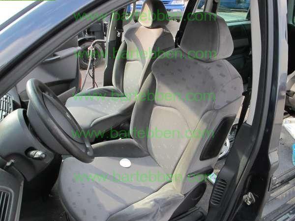 PEUGEOT 807 2.016V HDI