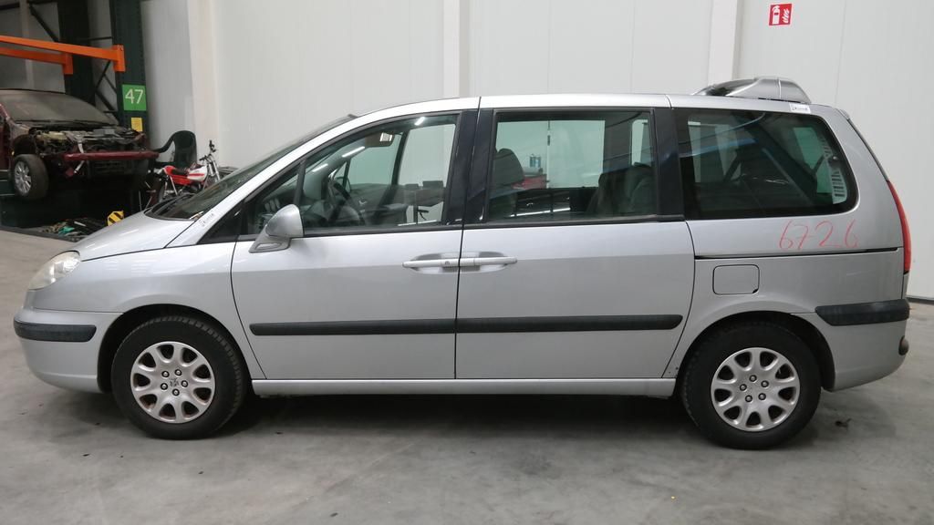 PEUGEOT 807 FAMILIALE