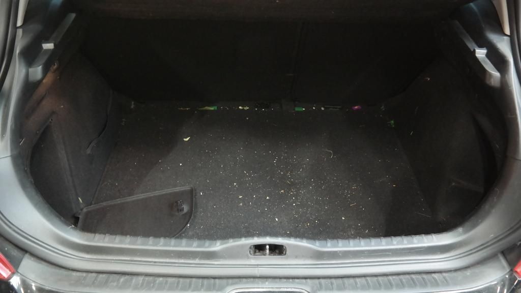 PEUGEOT 308 5 DRS SEDAN