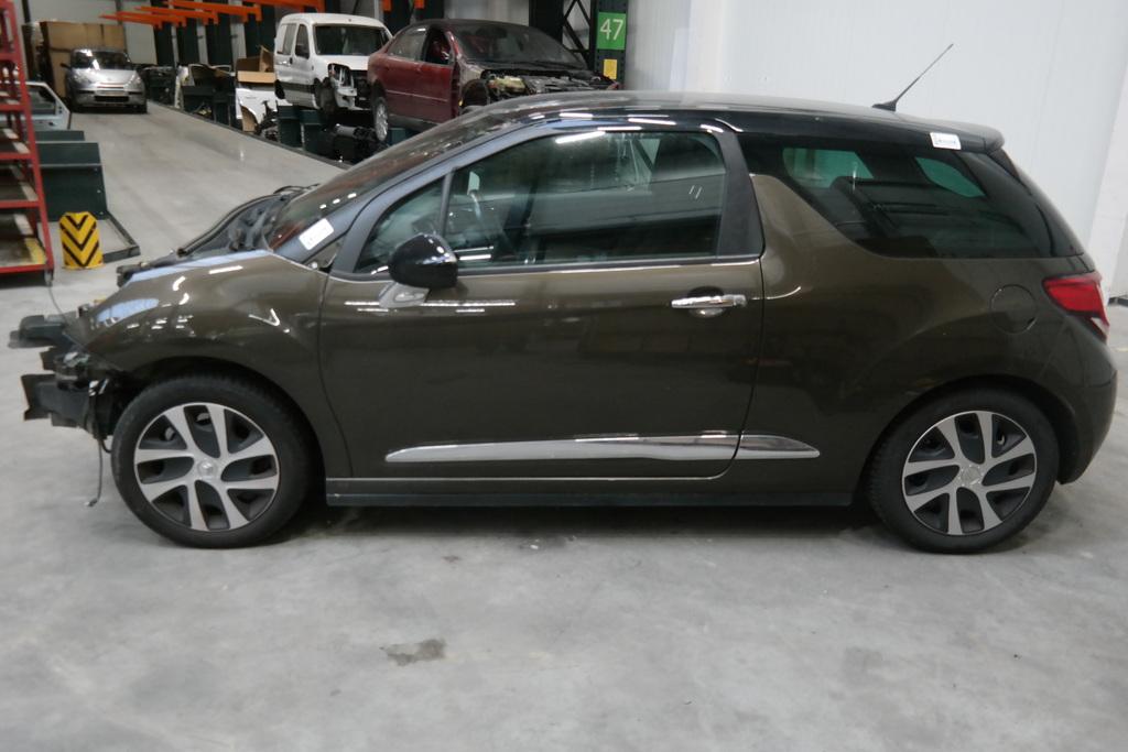 CITROEN DS3 SEDAN