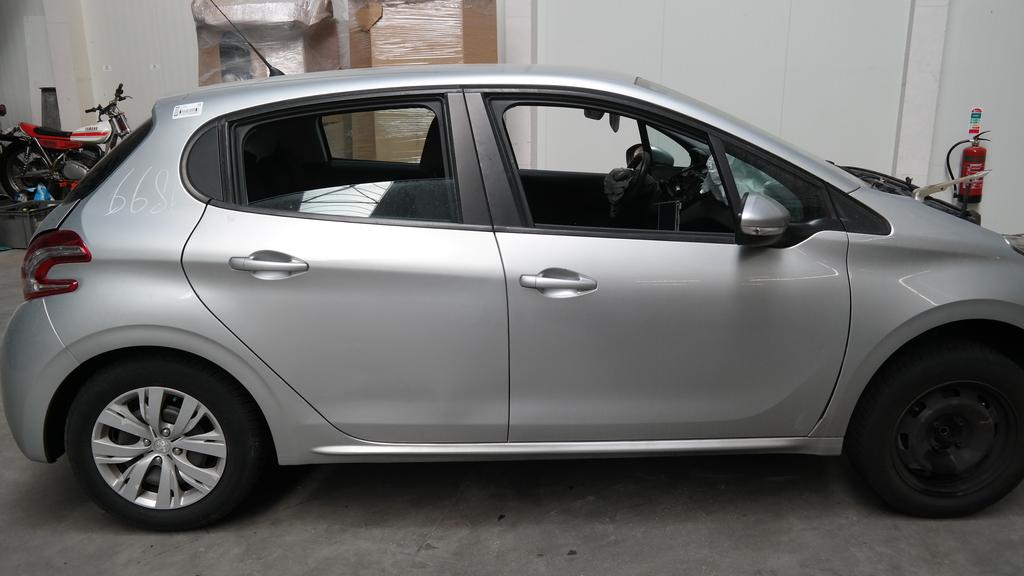 PEUGEOT 208 5DRS BERLINE