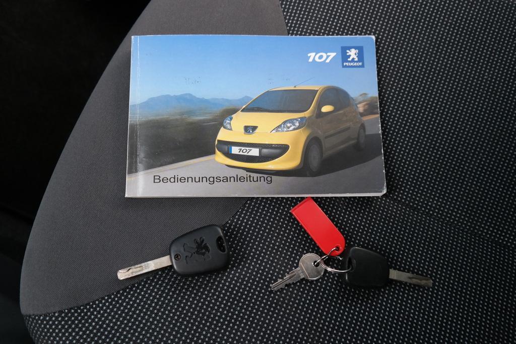 PEUGEOT 107 SEDAN