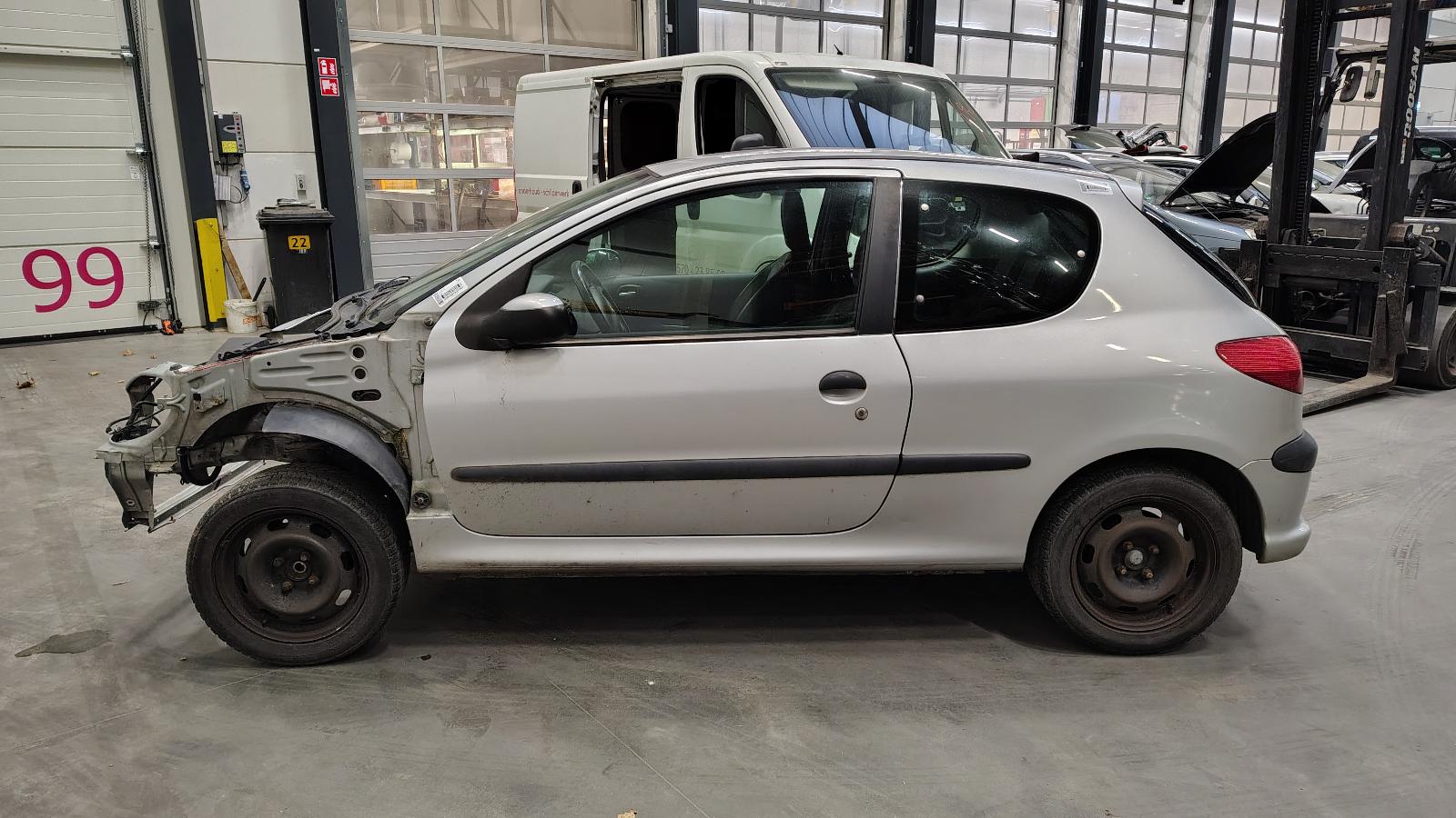 PEUGEOT 206 3 DRS SEDAN