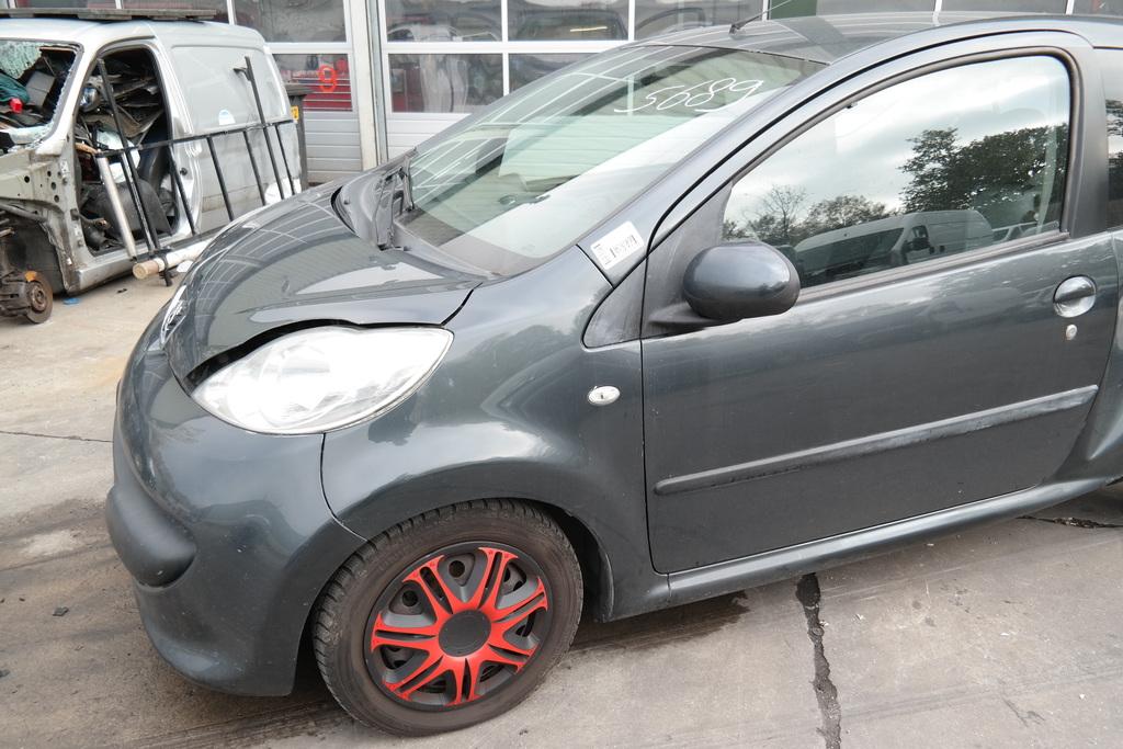 PEUGEOT 107