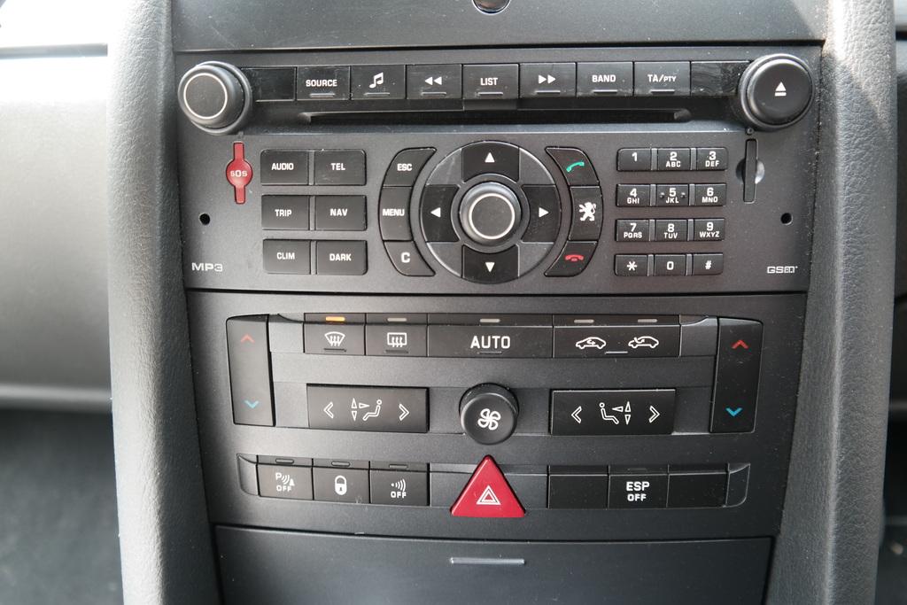 PEUGEOT 407 2.2 B