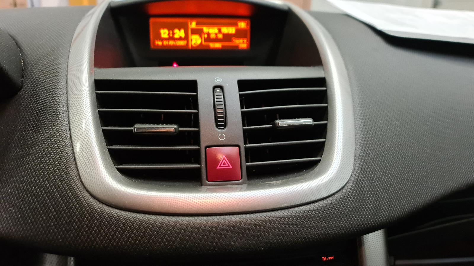 PEUGEOT 207 5DRS SEDAN