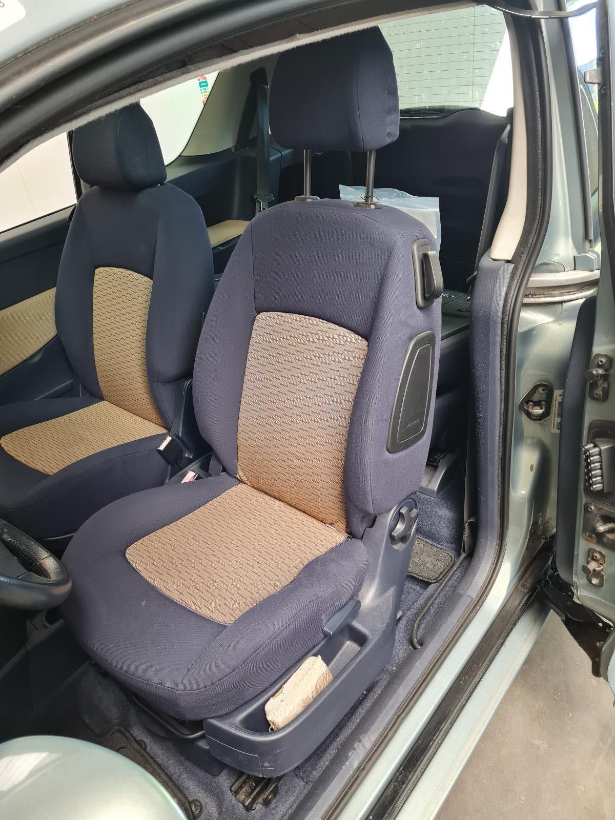 PEUGEOT 1007