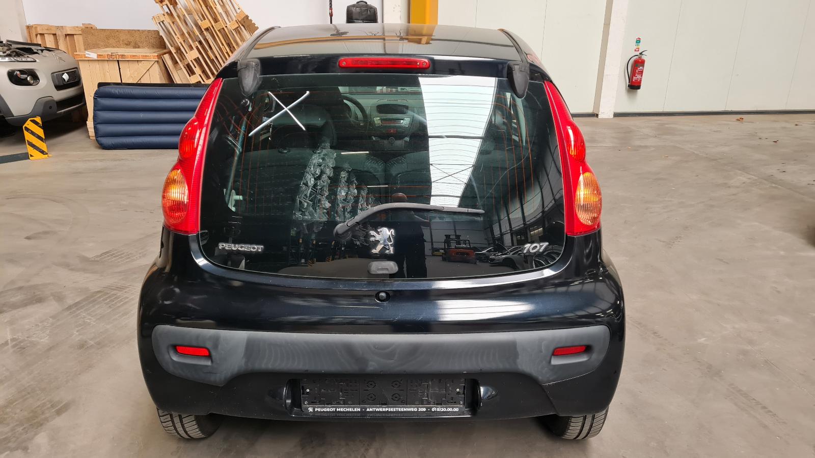 PEUGEOT 107 5DRS SEDAN