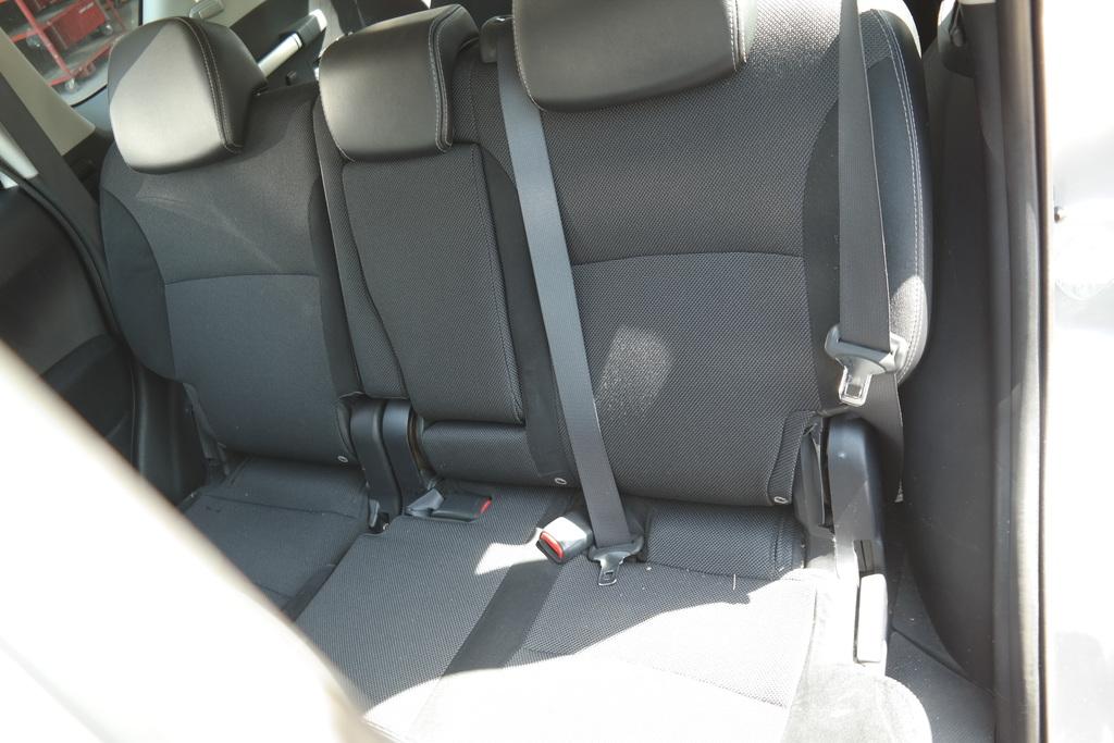 PEUGEOT 4007