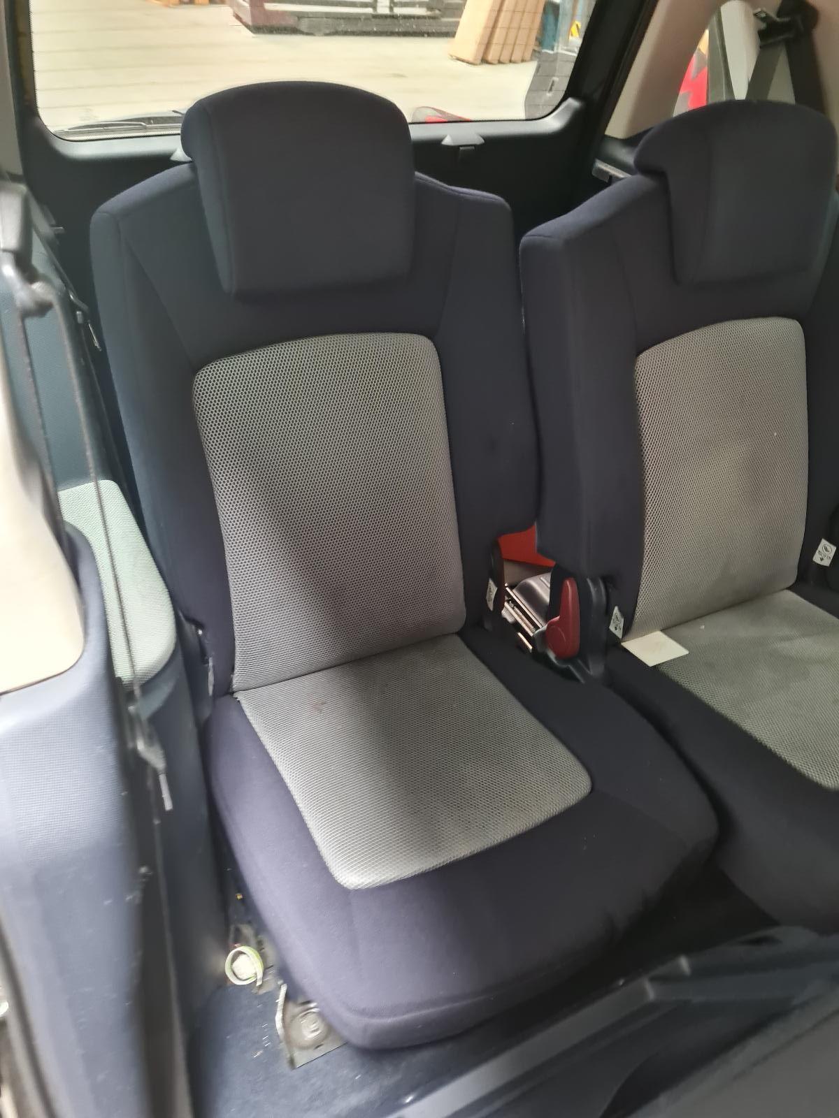 PEUGEOT 1007