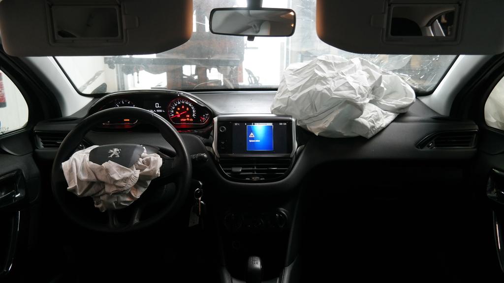 PEUGEOT 208 5DRS BERLINE
