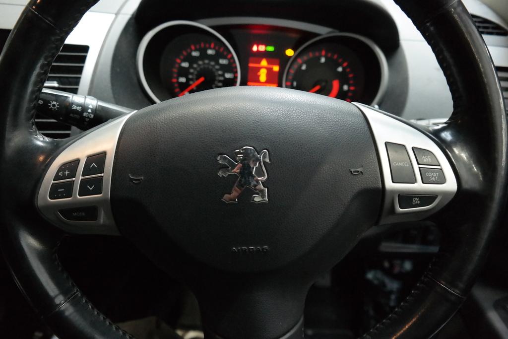 PEUGEOT 4007 4X4