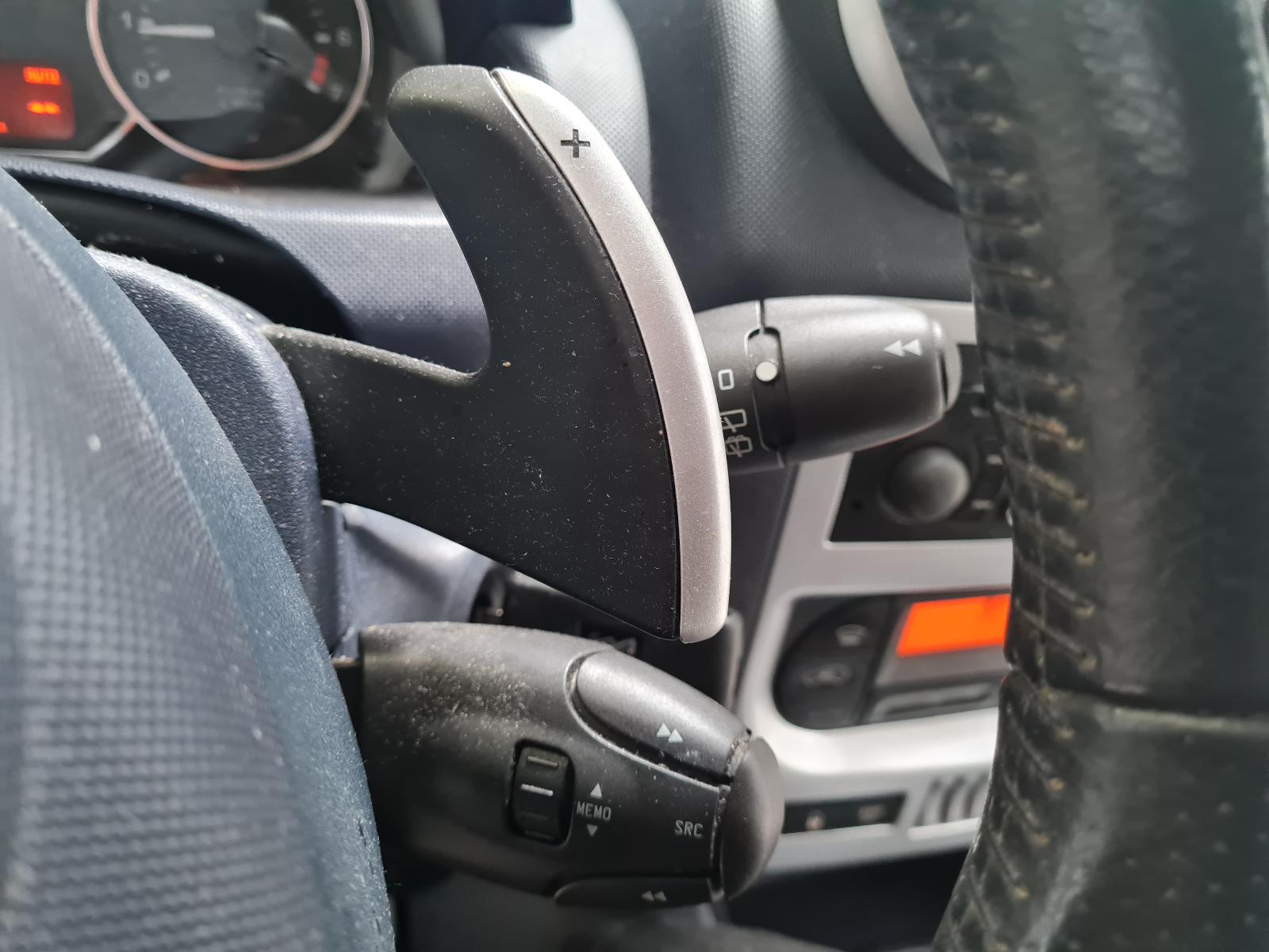 PEUGEOT 1007