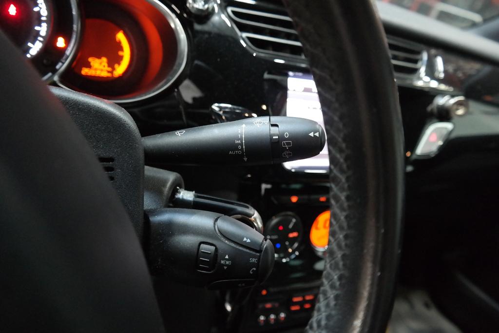 CITROEN DS3 SEDAN