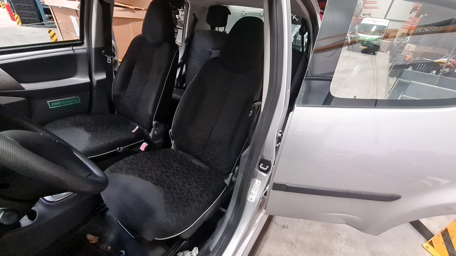 PEUGEOT 107 SEDAN 5DRS