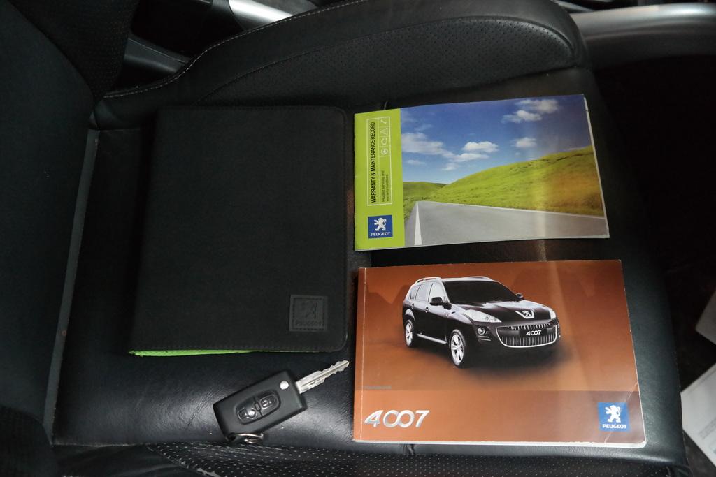 PEUGEOT 4007 4X4